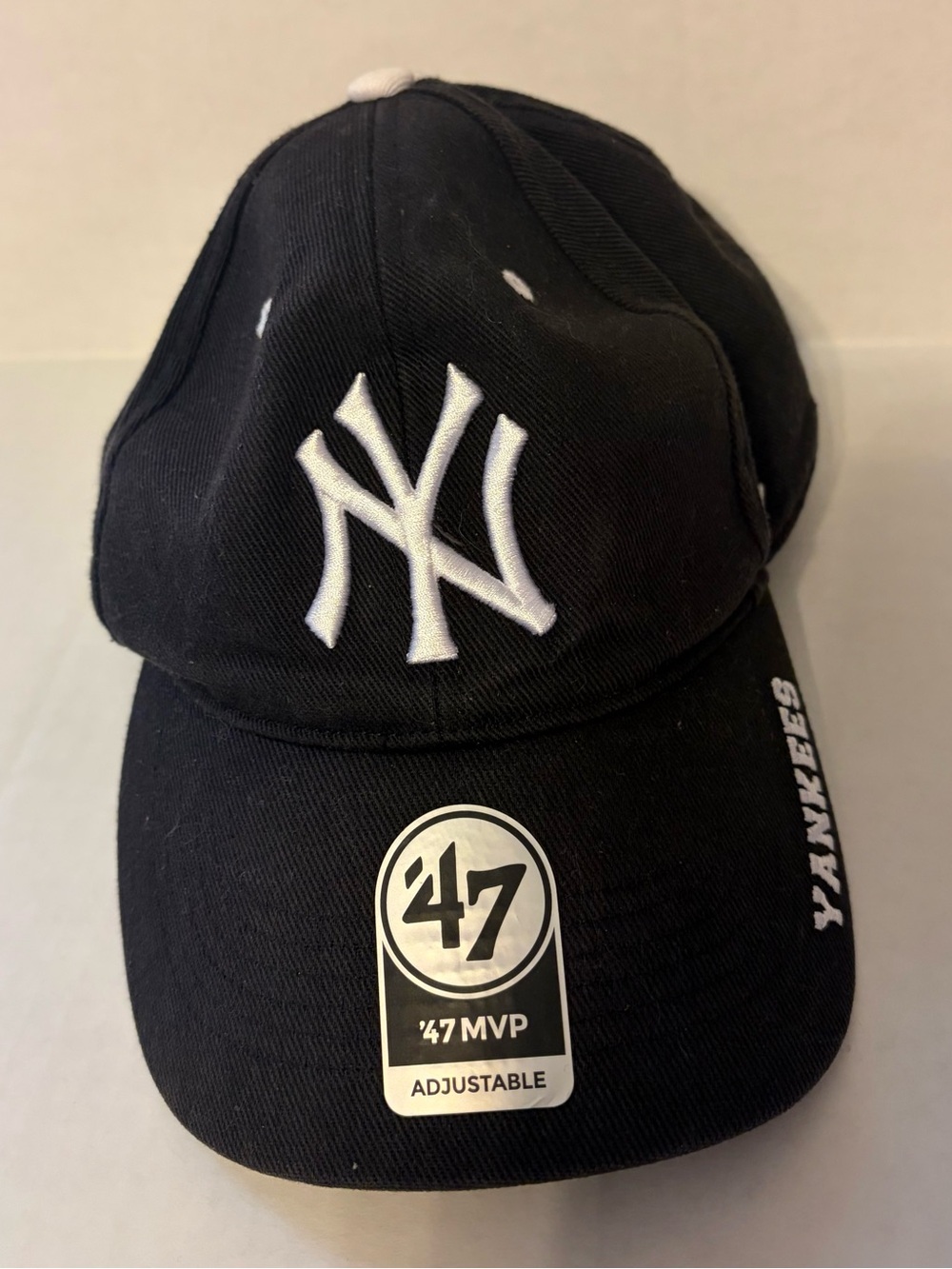 47 Brand New York Yankees Black and White Embroidered Cap